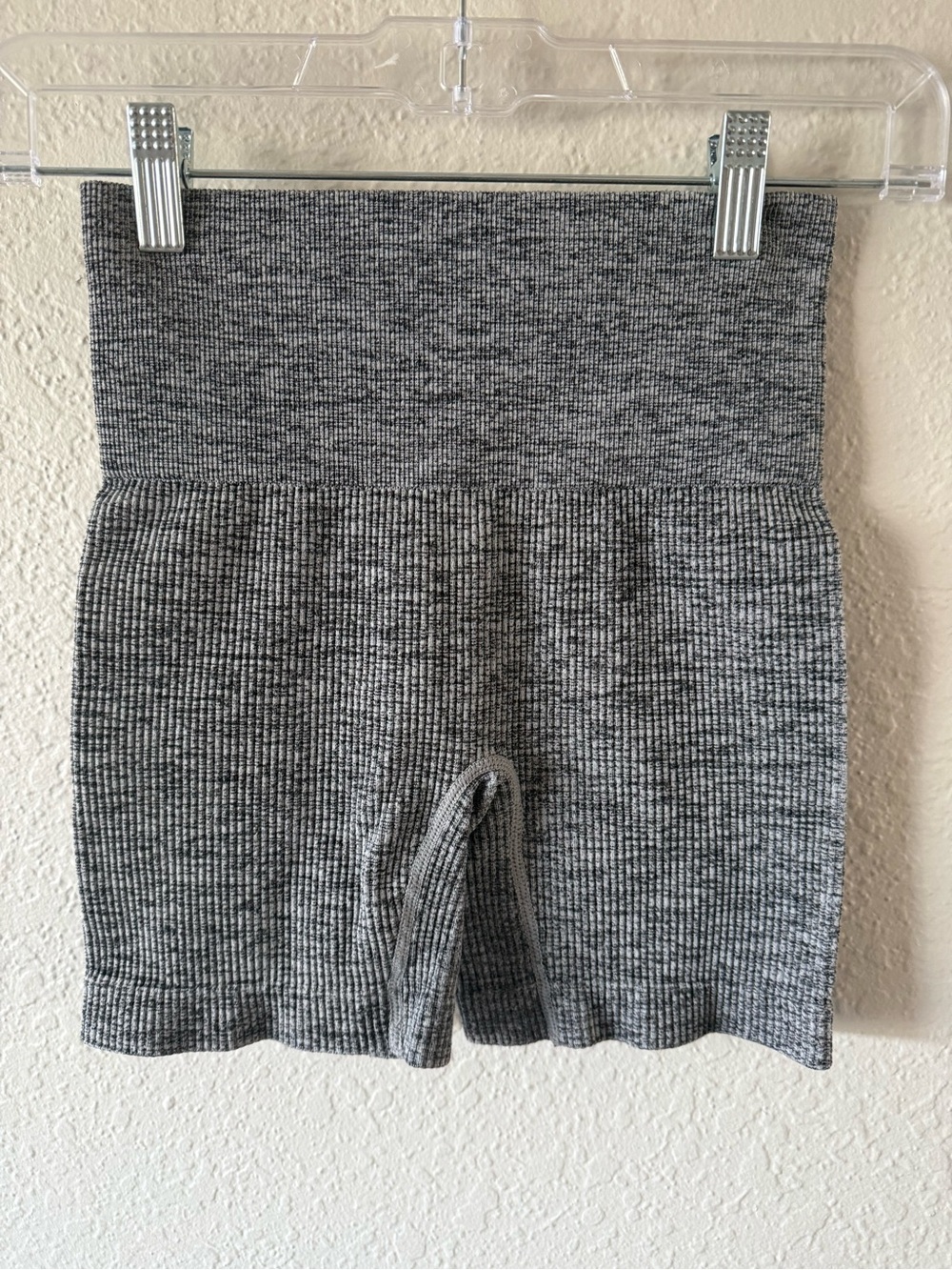 Colsie Seamless Ribbed Black Gray Marl Mini Athletic Shorts Size XS Biker EUC